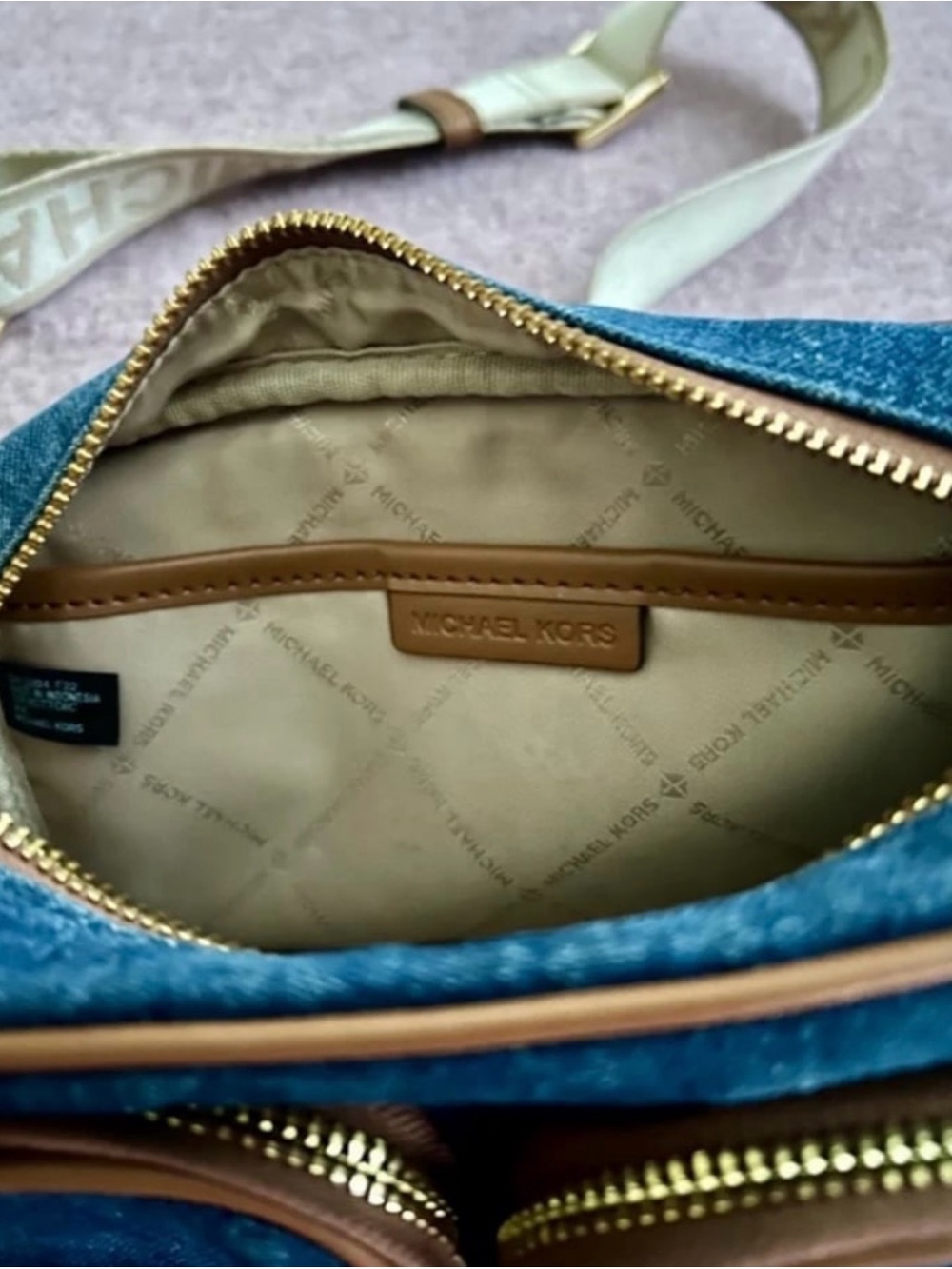 Michael Kors Denim Jet Set Crossbody Bag in Blue with Tan Trim - Picture 11 of 11